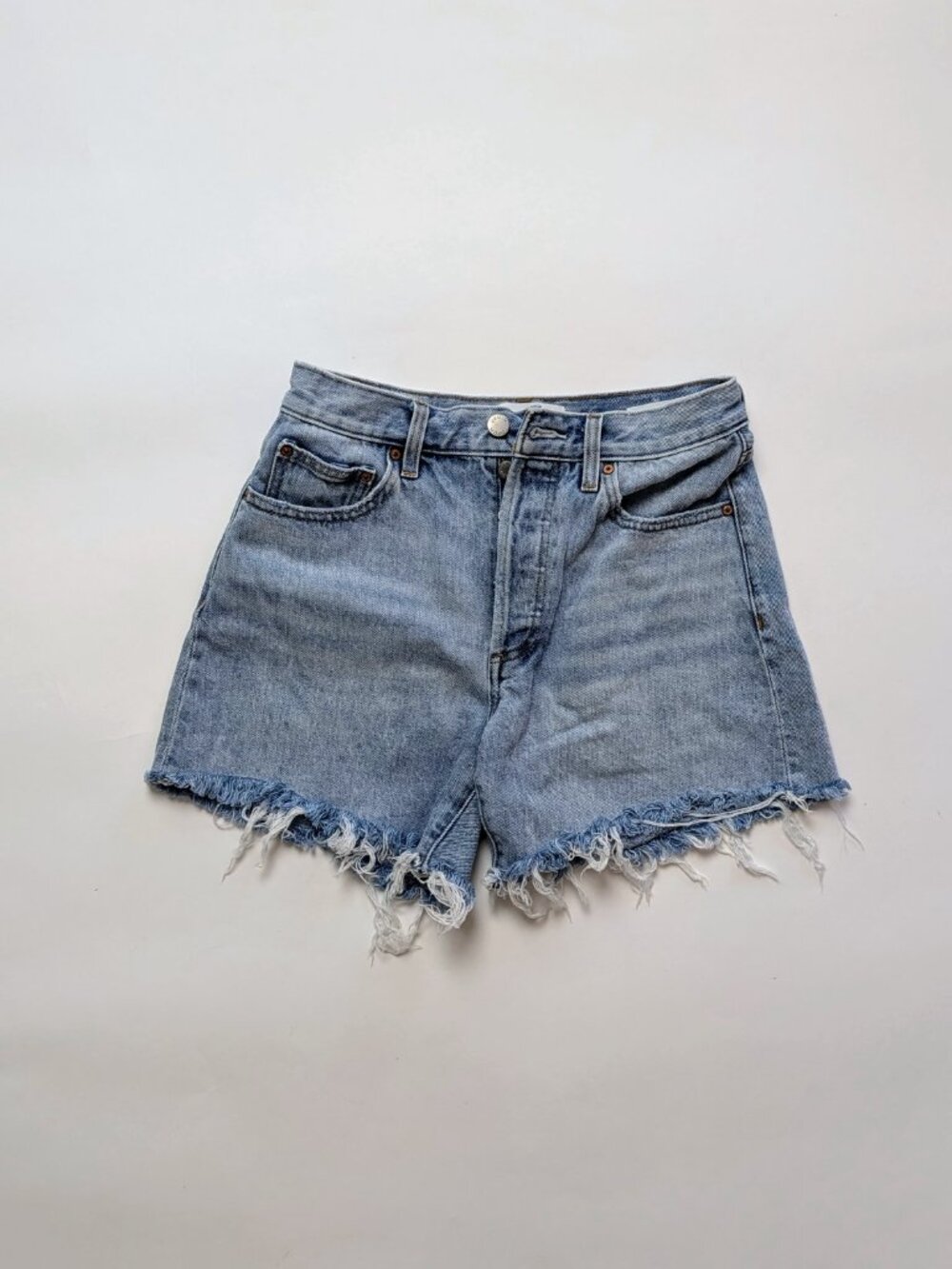 Aritzia Denim Forum The Ex-Boyfriend High Rise Denim Shorts Size 25 - Picture 4 of 8